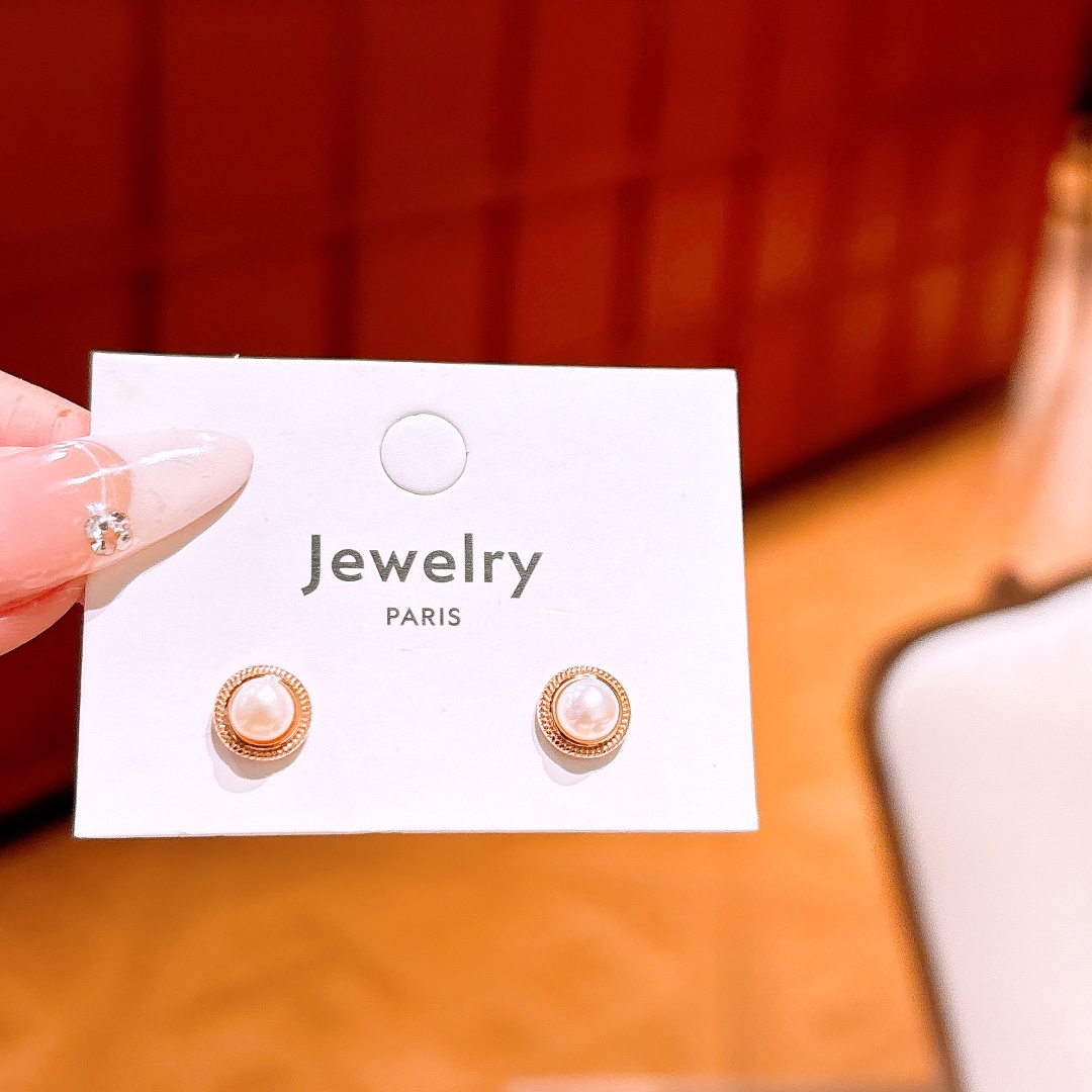 Hypoallergenic Silver Earrings & Necklace Set Chic Graduation Gold