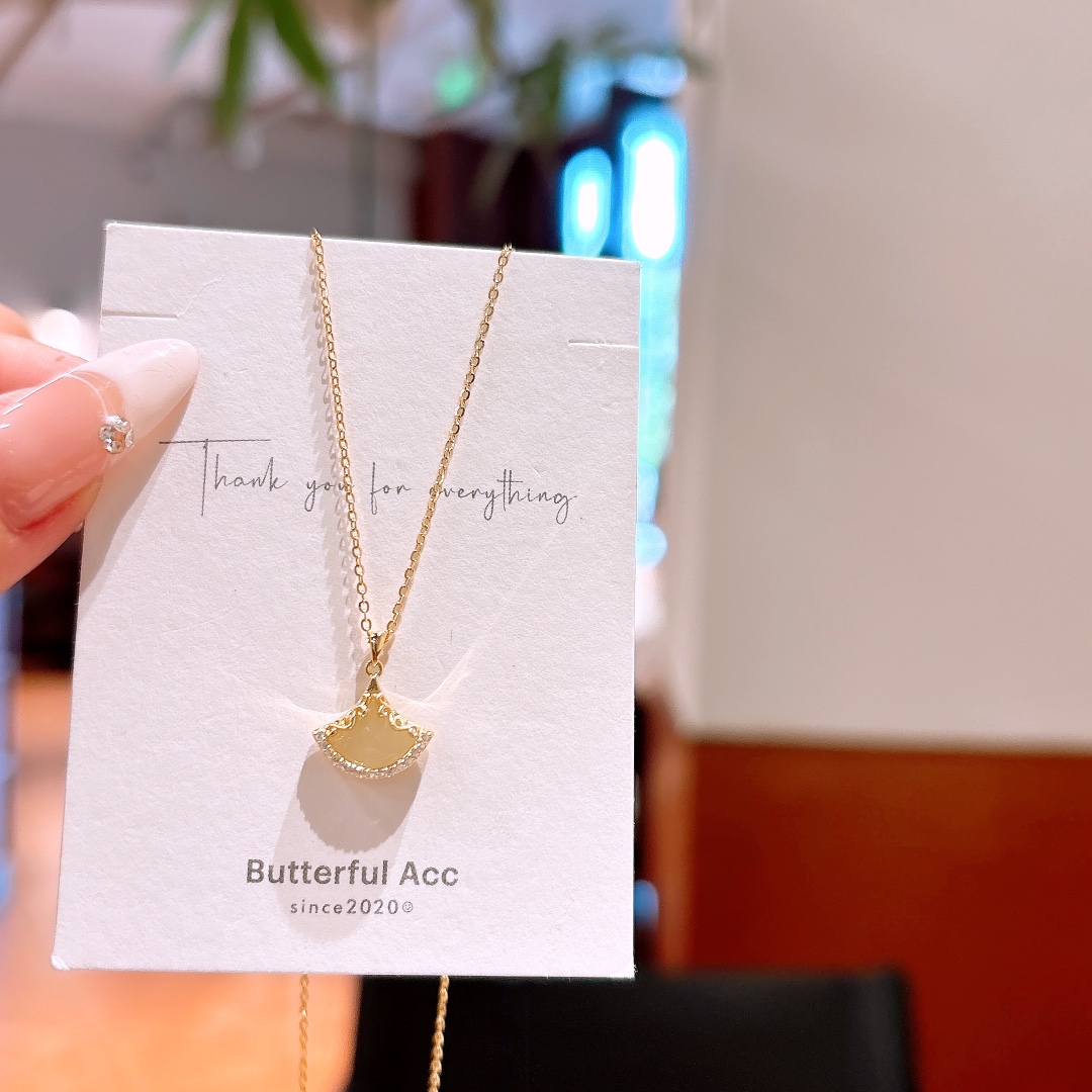 Low Allergy Silver Hetian Jade Necklace Ethereal Christmas Gold