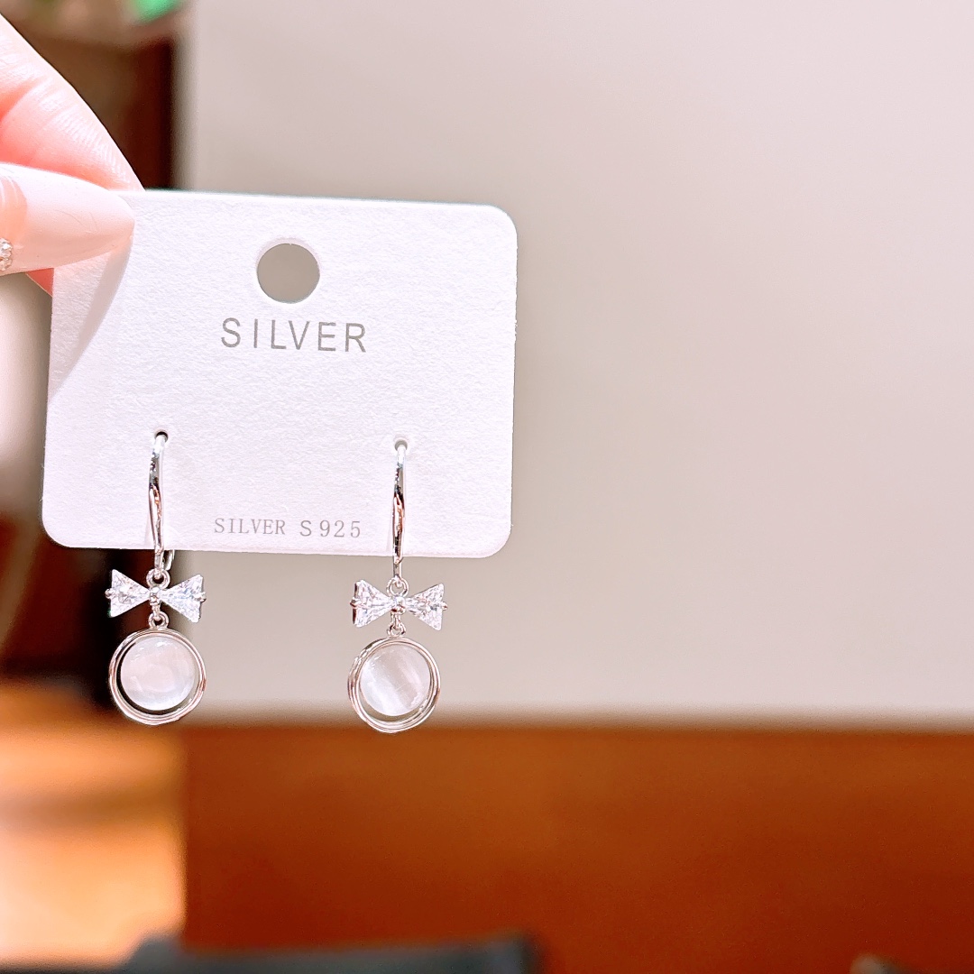 軽やか低アレルギー銀ドロップ＆スレッドイヤリングゴールド 職場