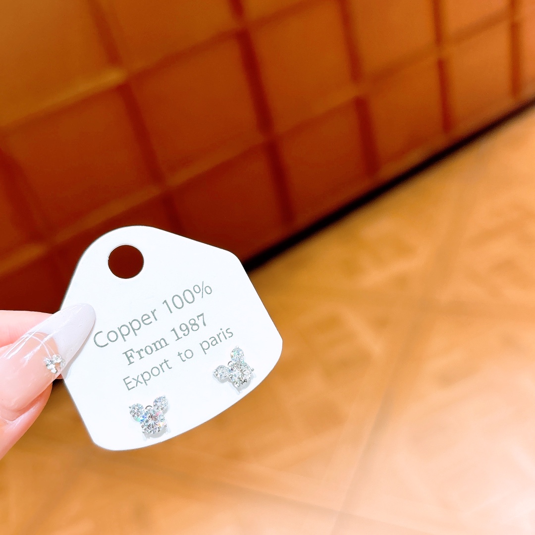 S925 Sterling Silver Moissanite Studs Girly Father's Day Silver