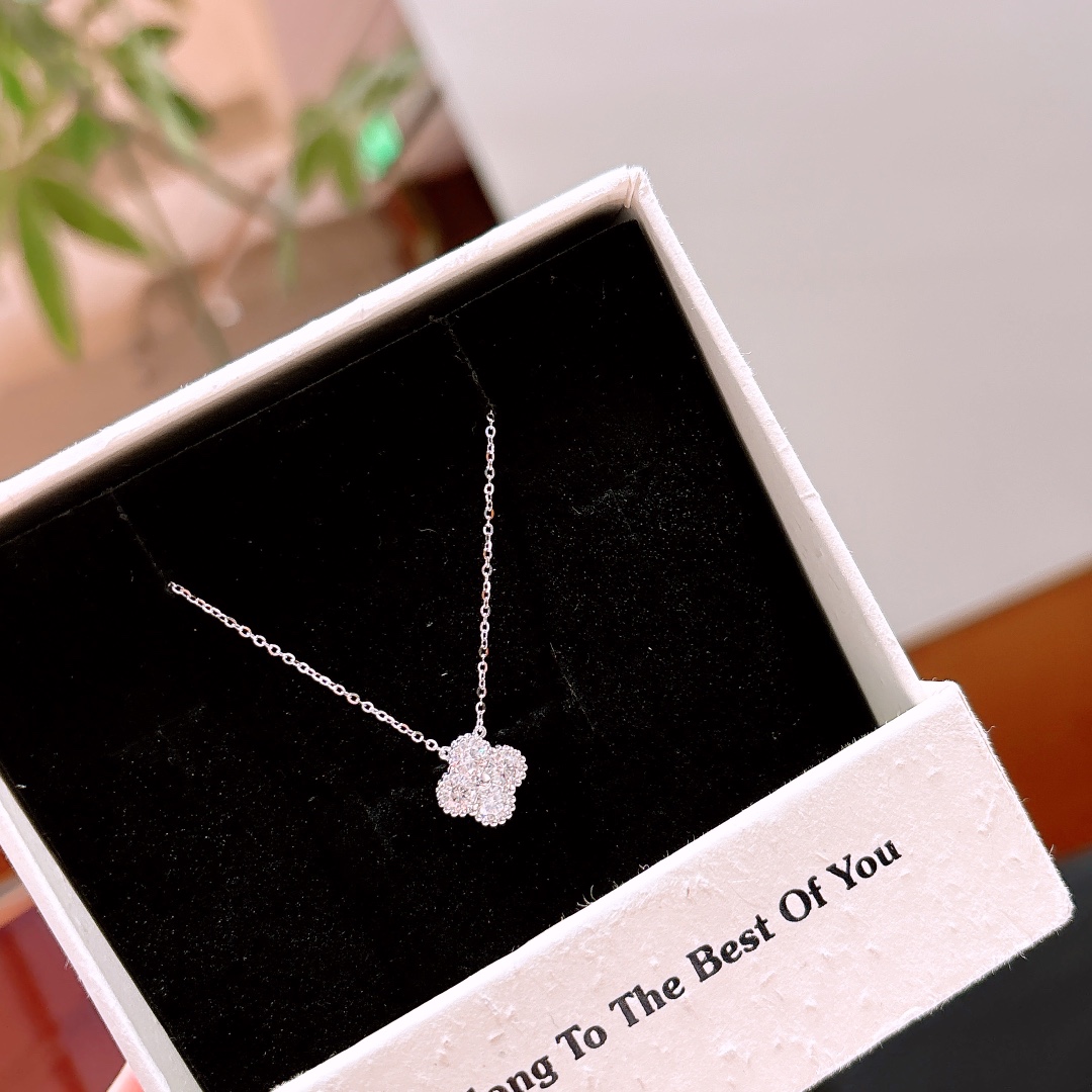 Low Allergy Silver Moissanite Necklace Sweet & Cool Birthday Gold