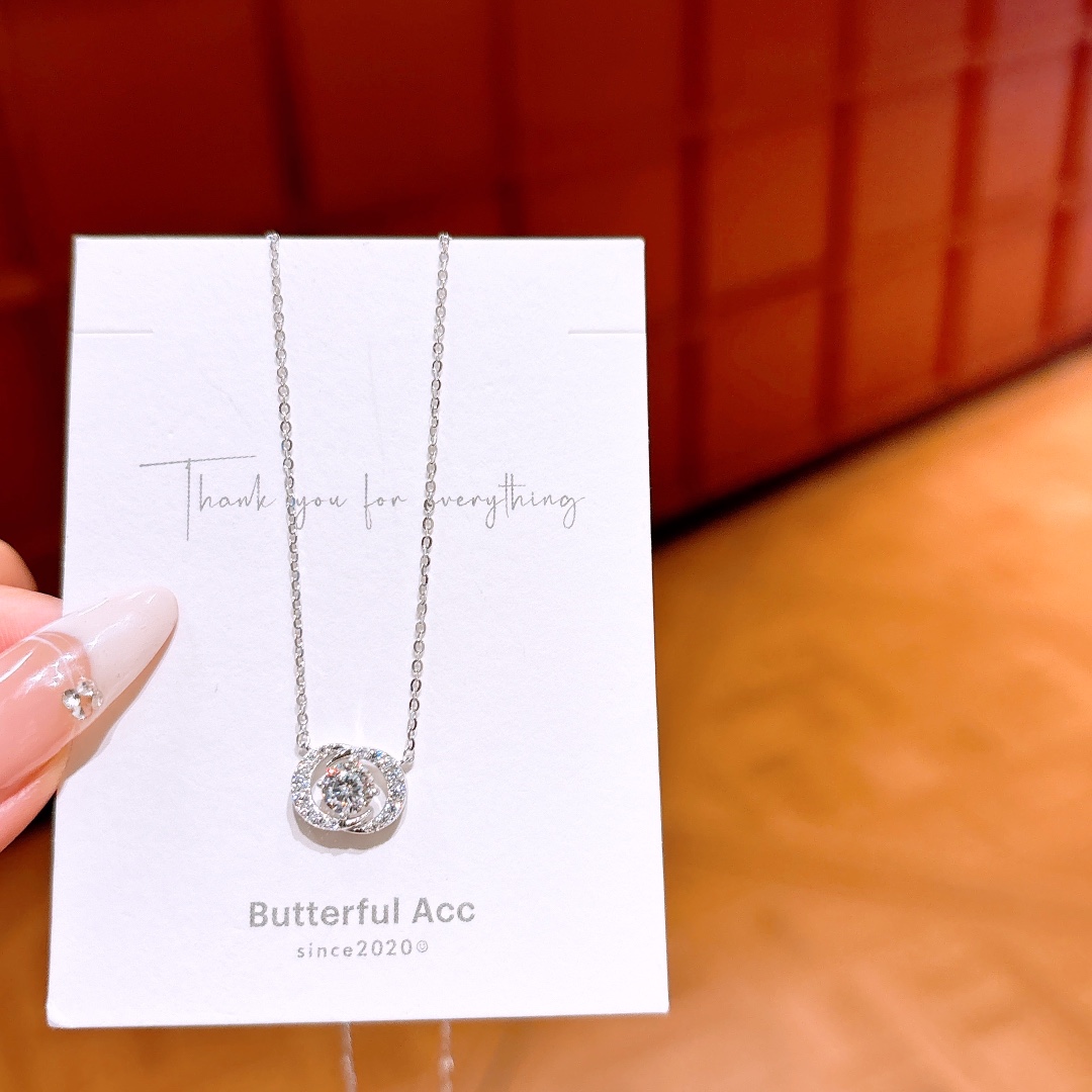 Low Allergy Silver Moissanite Necklace Artistic Engagement Gold