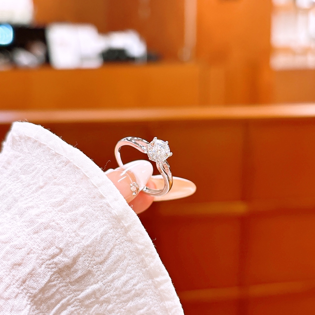 Solid Silver Moissanite Ring Playful Spring Festival Gold