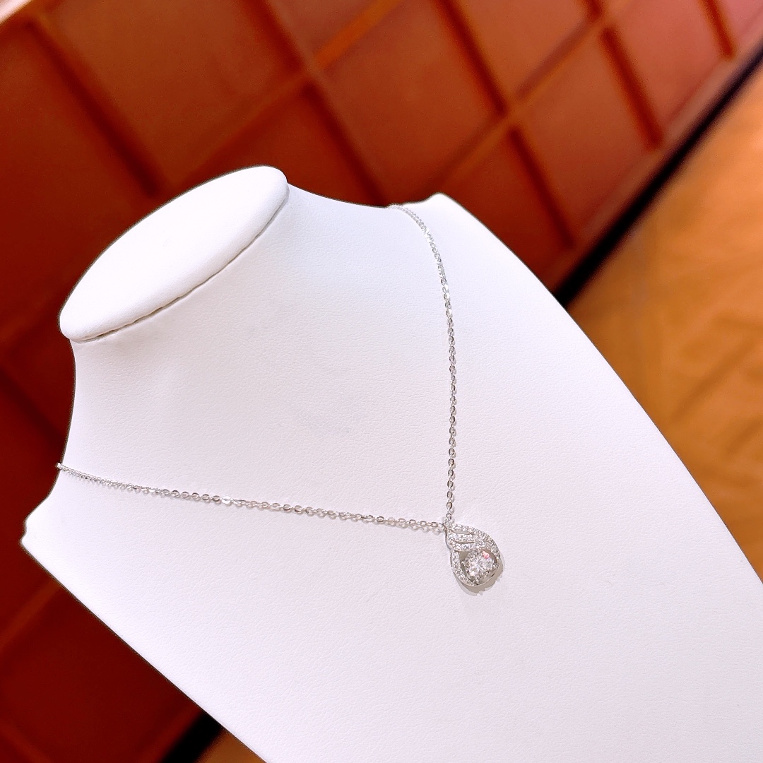 精巧925シルバーモアッサナイトネックレスゴールド 新築祝い