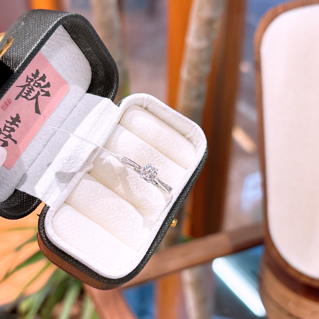 925 Silver Moissanite Ring Light Luxury New Year Gold