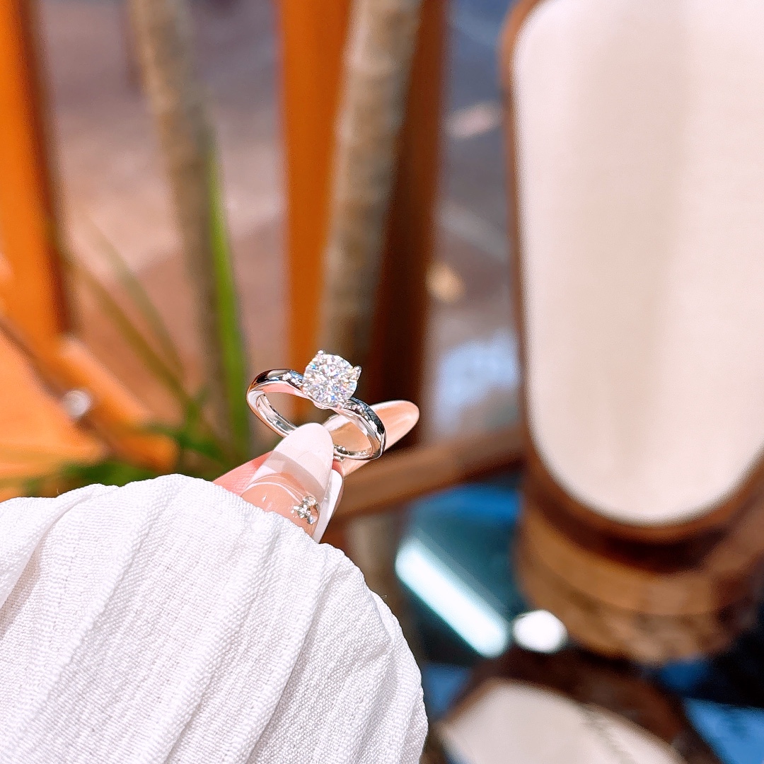 Nickel Free Silver Moissanite Ring Lively Mother's Day Silver