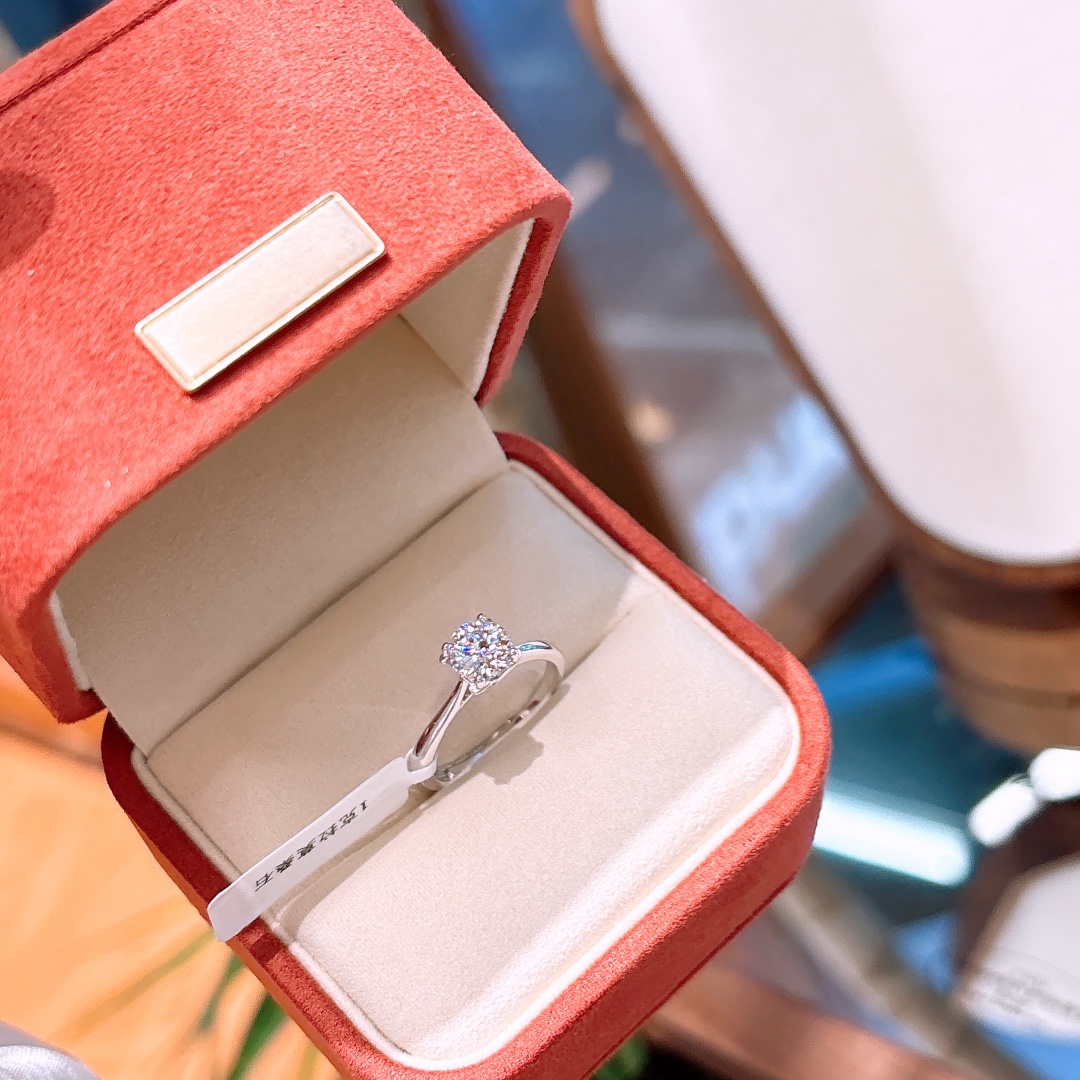 軽やか低アレルギー銀モアッサナイトリングゴールド 春節