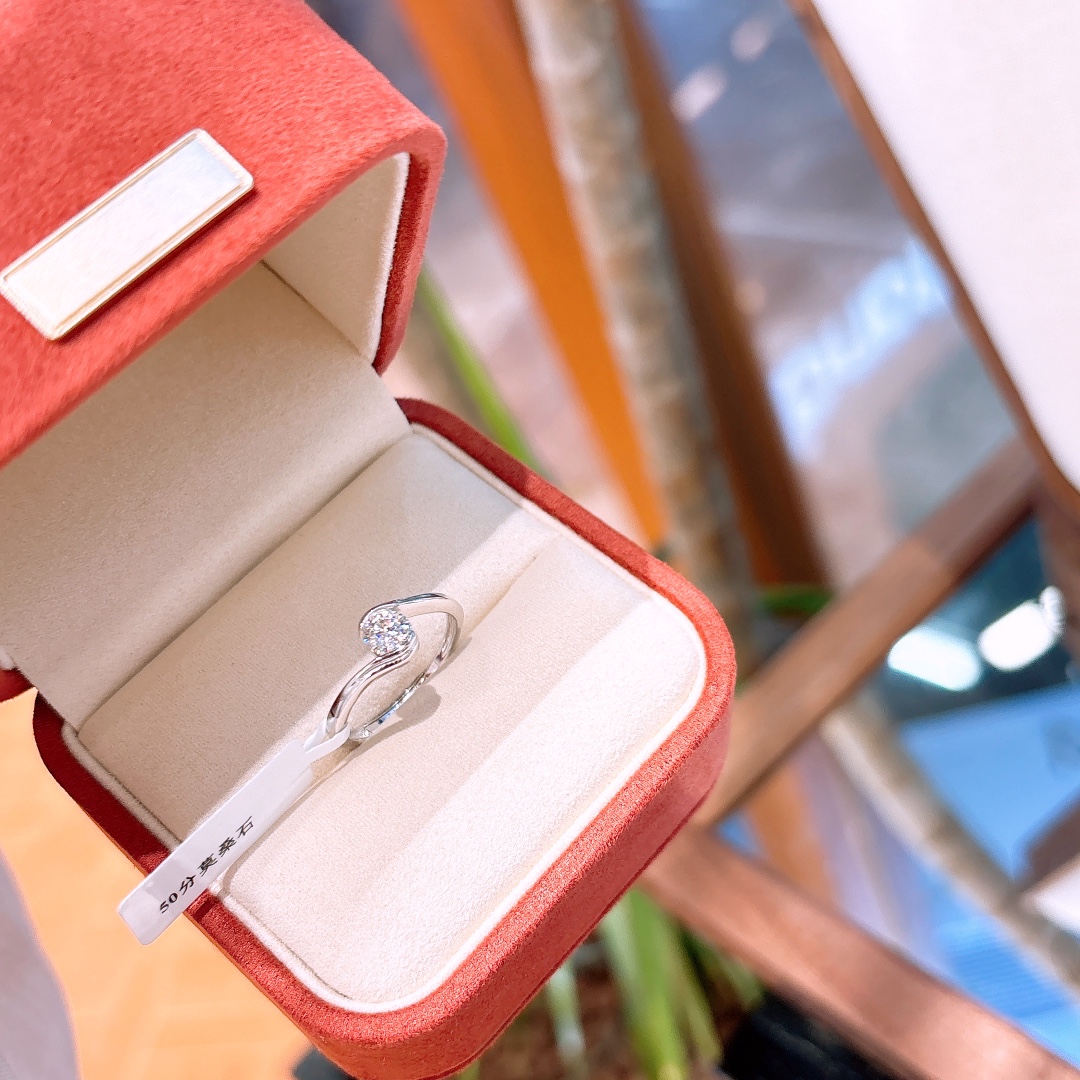 レトロ高品質シルバーモアッサナイトリングゴールド 誕生日