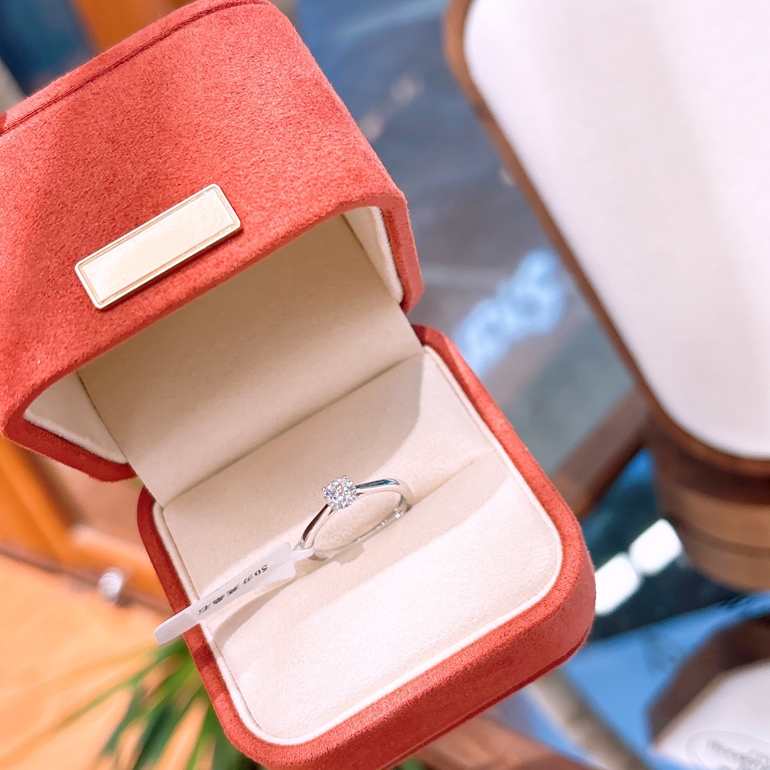 アーティスティックファインシルバーモアッサナイトリングゴールド 婚姻届提出