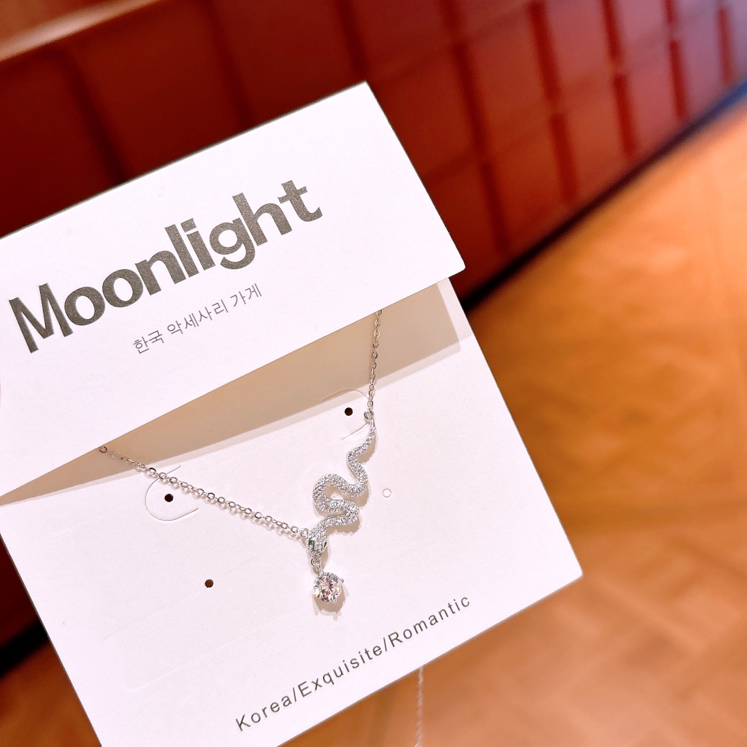 Low Allergy Silver Moissanite Necklace Girly Banquet Silver