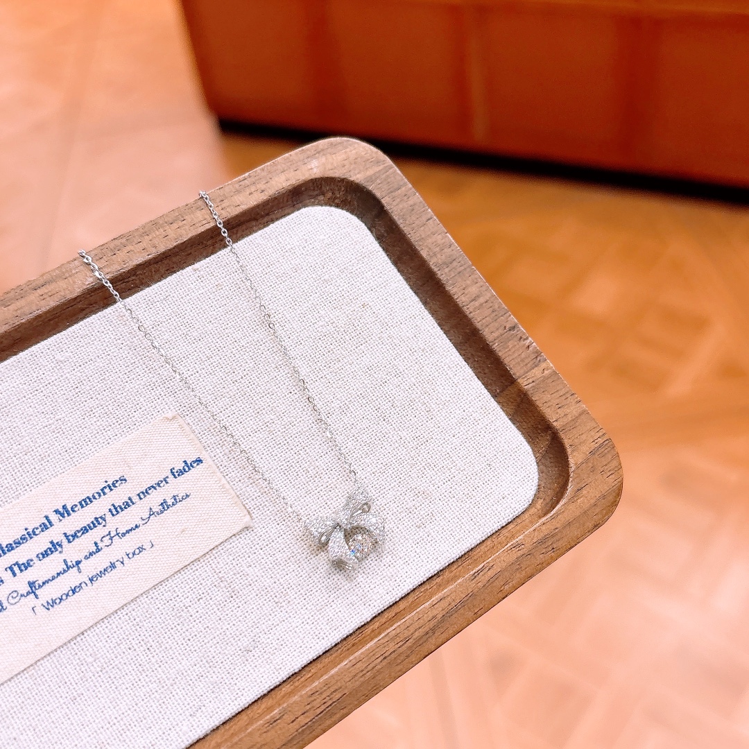 Low Allergy Silver Moissanite Necklace Ethereal Confession Silver