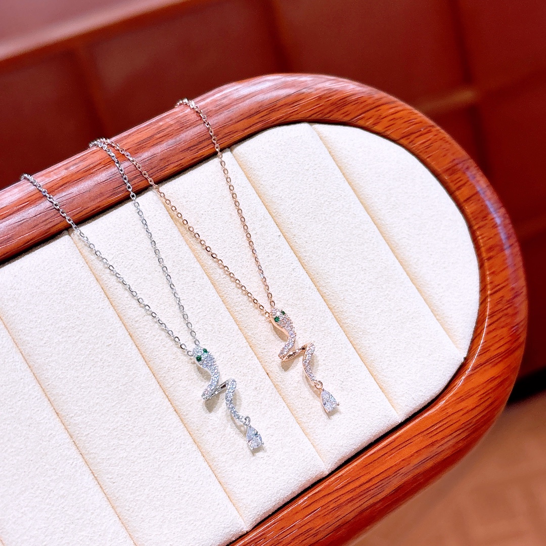 Fine Silver Necklace Chic Wedding Favor Silver