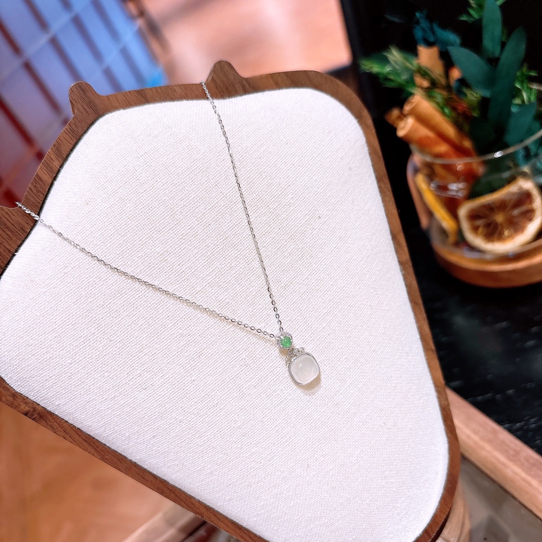 Low Allergy Silver Necklace Intellectual Office Gold