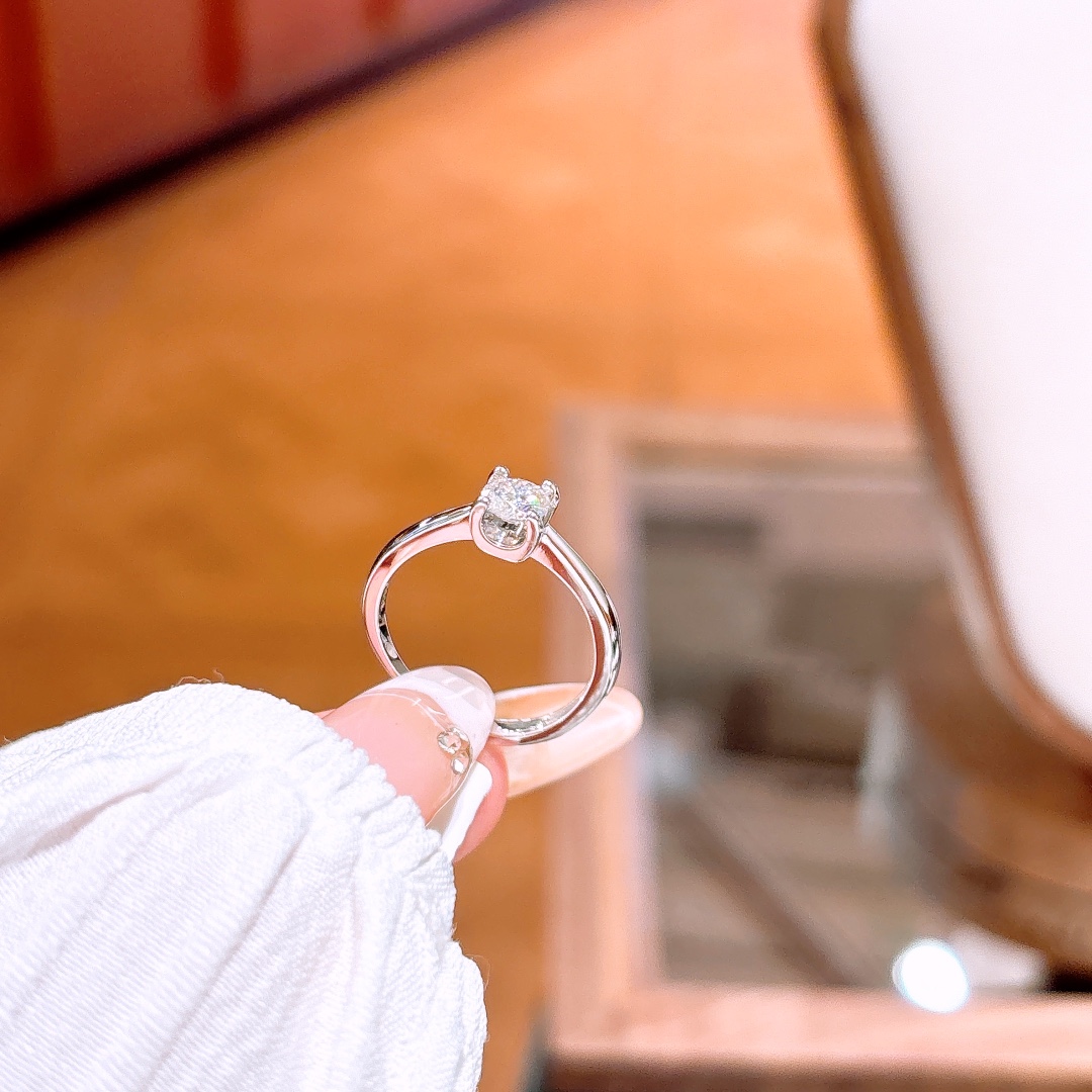 S925 Sterling Silver Moissanite Ring Light Luxury Banquet Silver