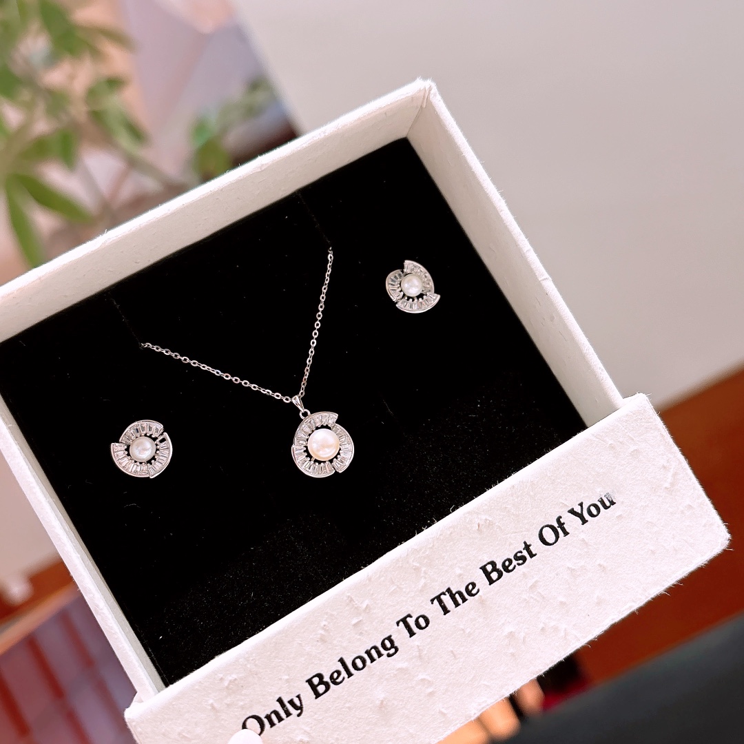 Hypoallergenic Silver Earrings & Necklace Set Playful Graduation