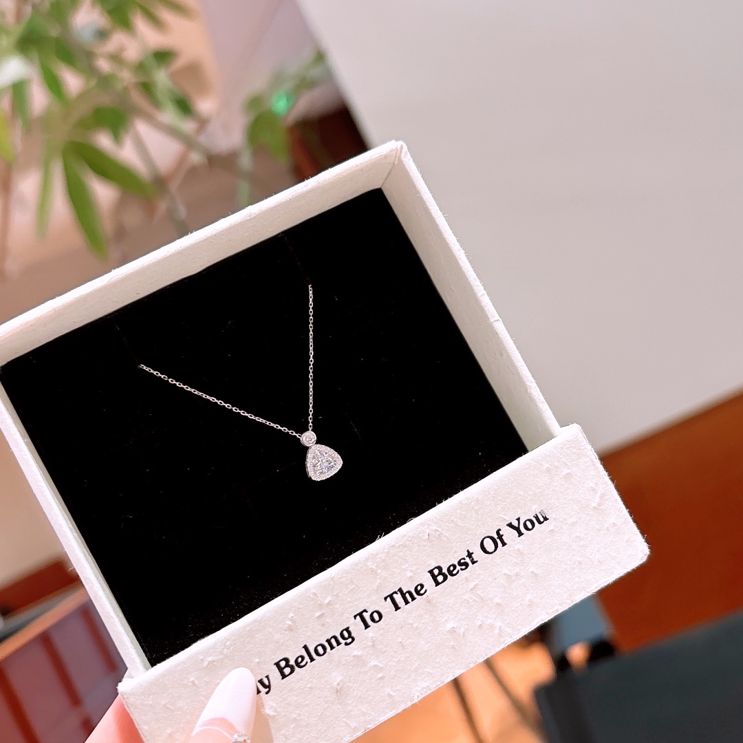 Hypoallergenic Silver Necklace Sweet & Cool Housewarming Silver