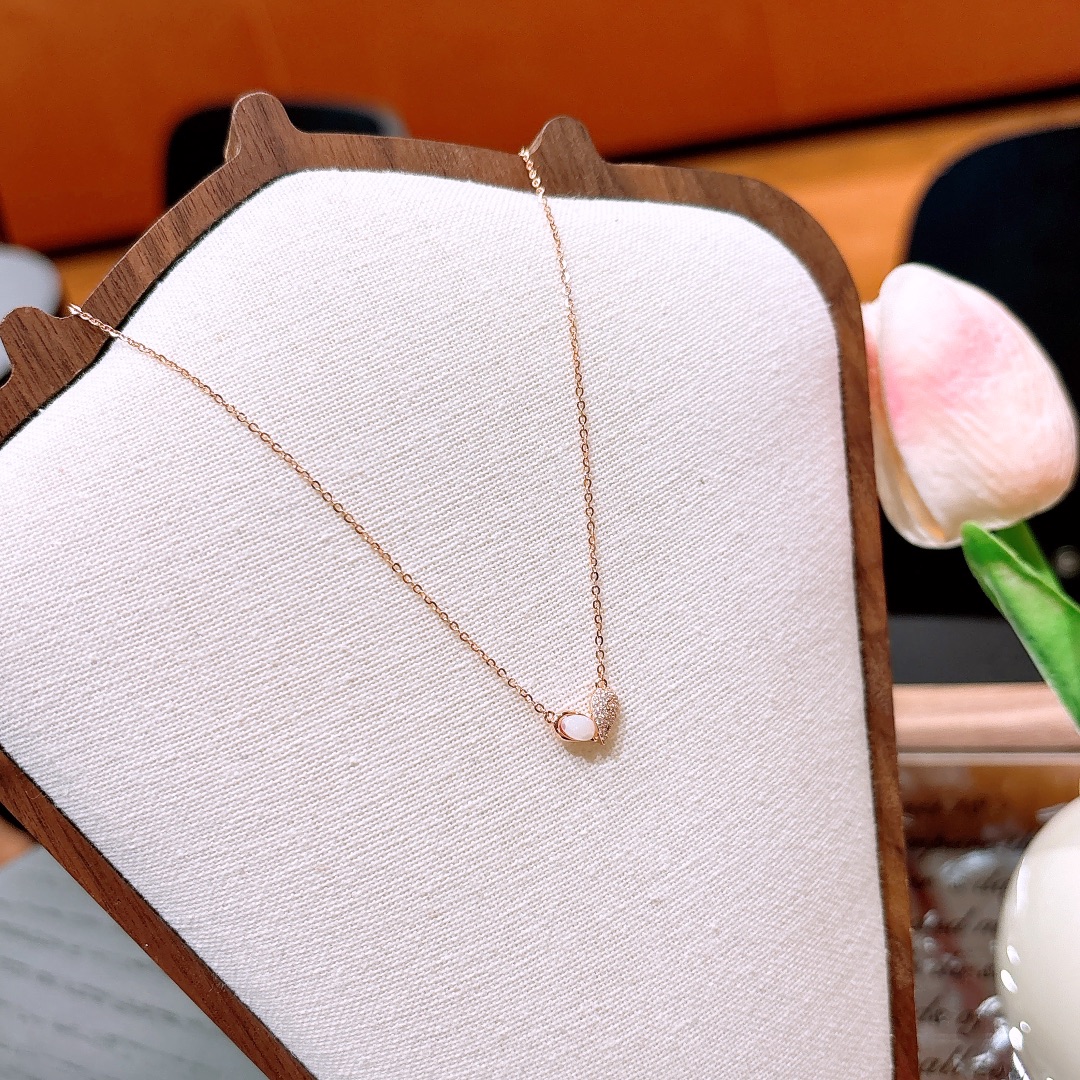 High Polish Silver Necklace Lively Banquet Gold