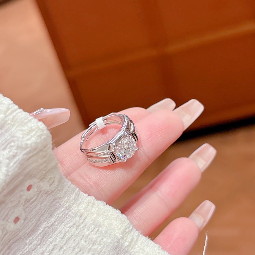 Hypoallergenic Silver Men's Moissanite Ring Lively Self-love Silver