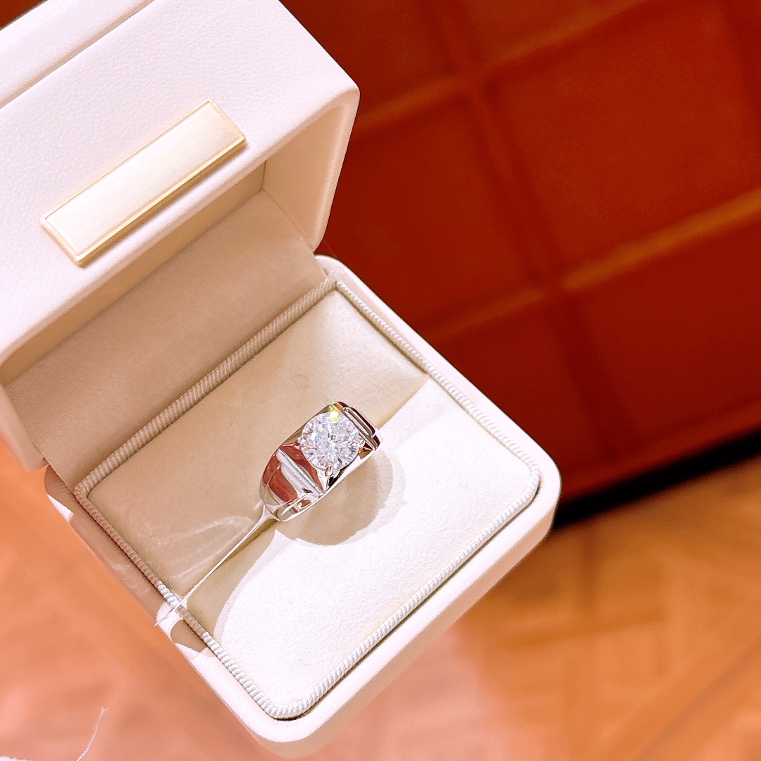 Fine Silver Men's Moissanite Ring Soft Wedding Gold