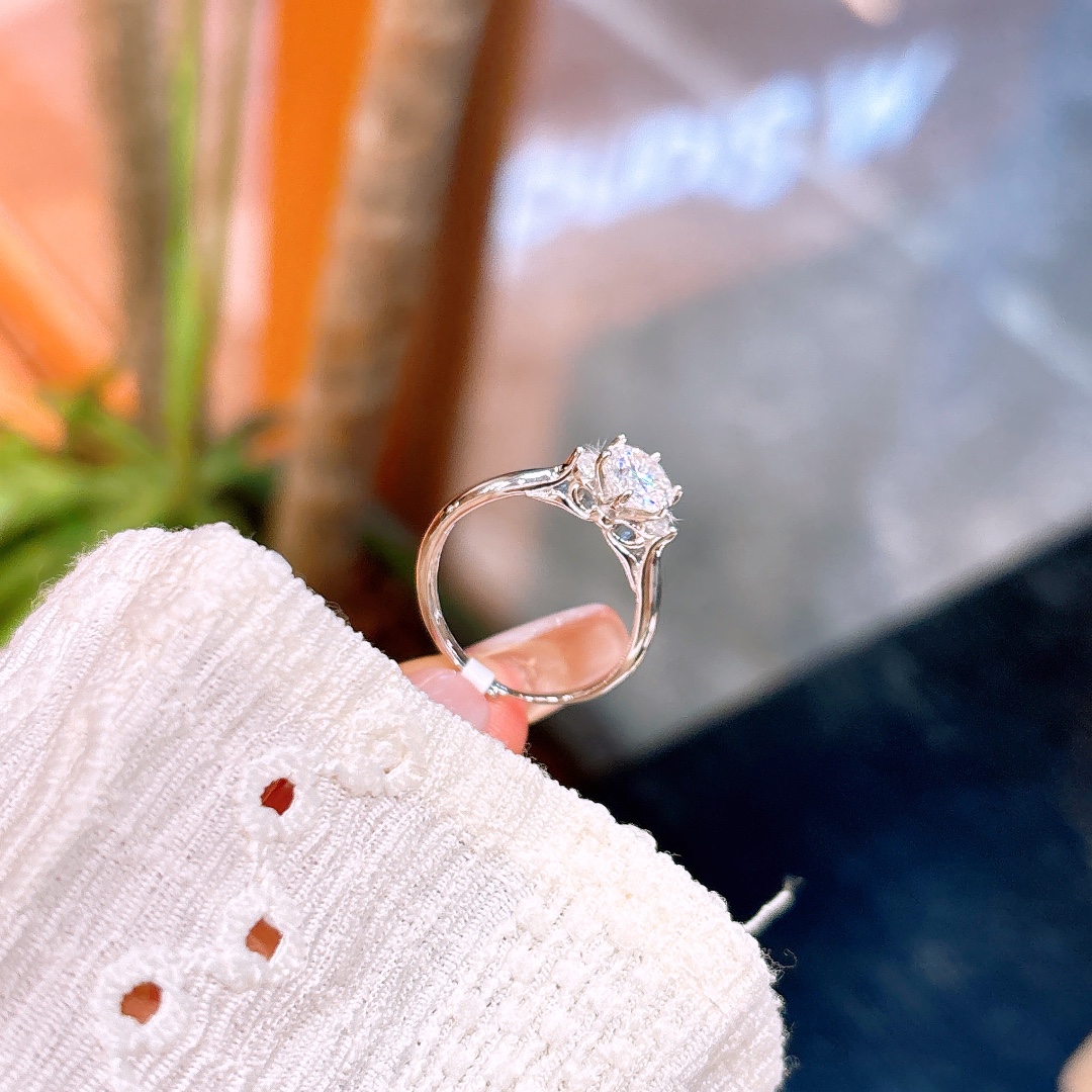 Low Allergy Silver Moissanite Ring Ins Style Date Night Gold