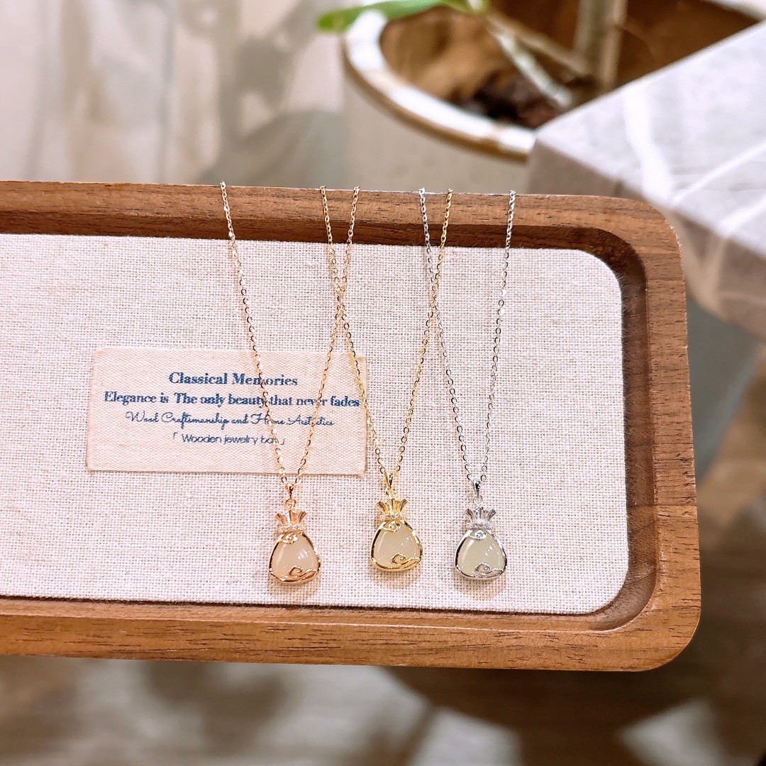 Low Allergy Silver Hetian Jade Necklace Premium Workplace Gold