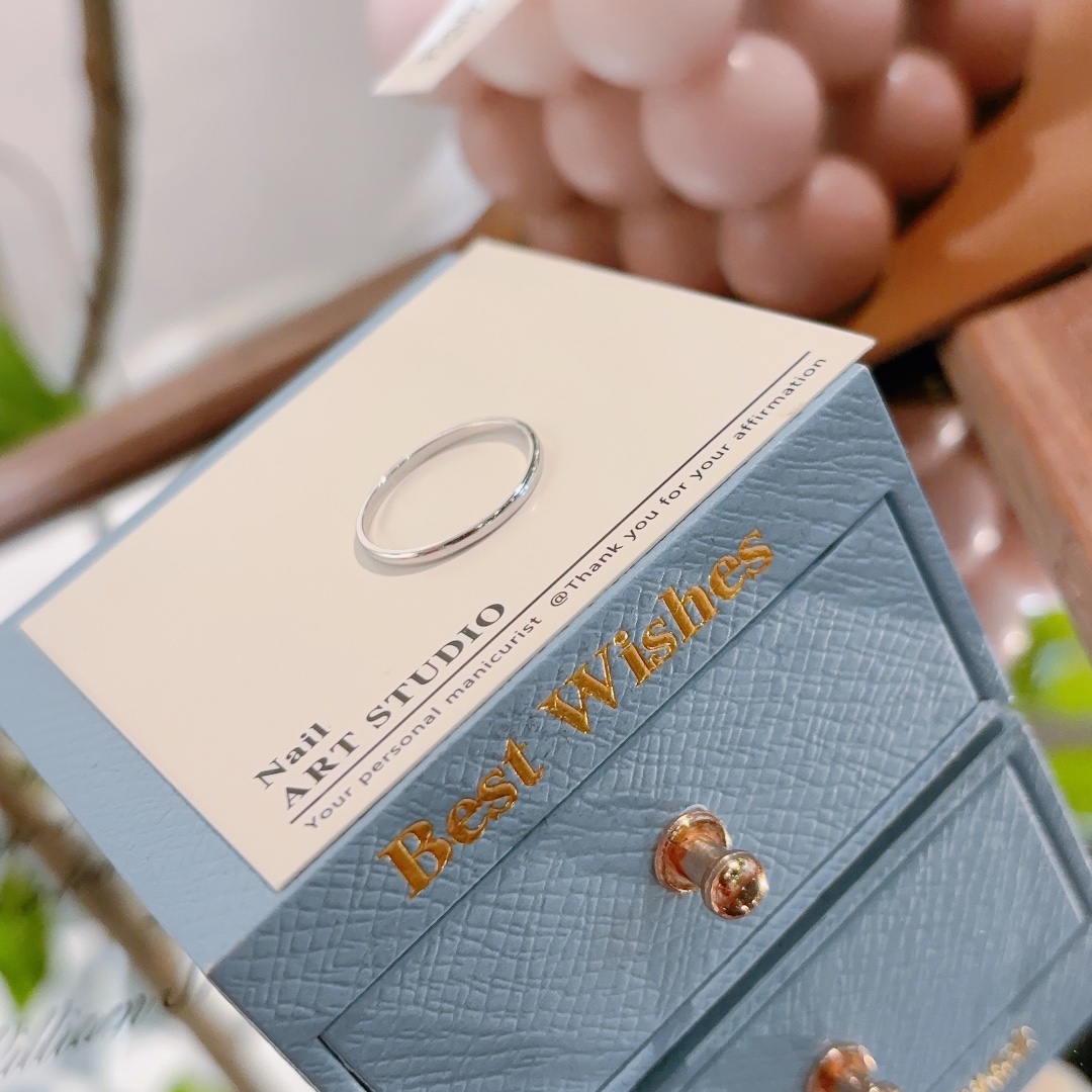 Hypoallergenic Silver Ring Chic Banquet Gold