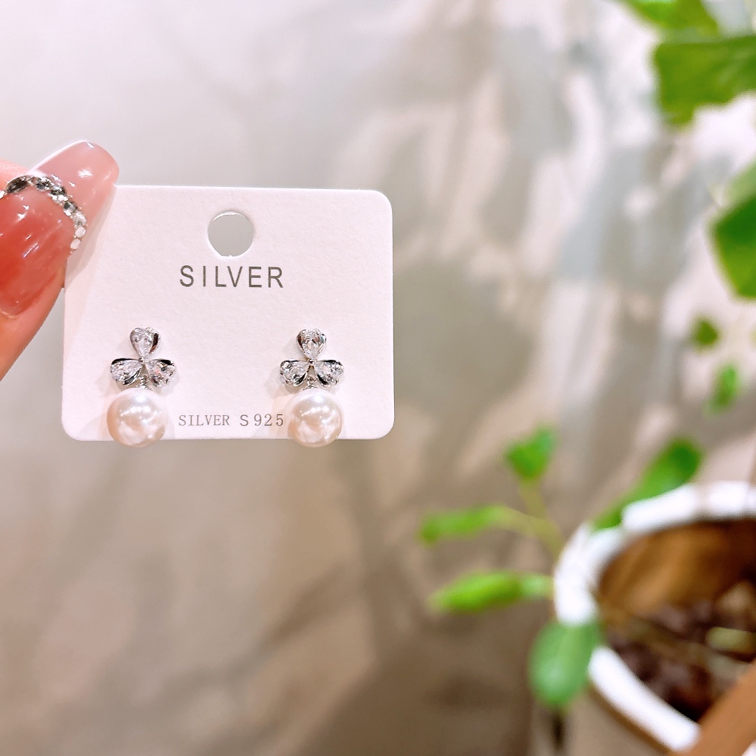 High Polish Silver Earrings Chic Banquet Silver