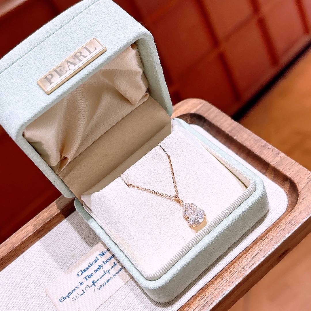 Fine Silver Necklace Gentle Banquet Gold