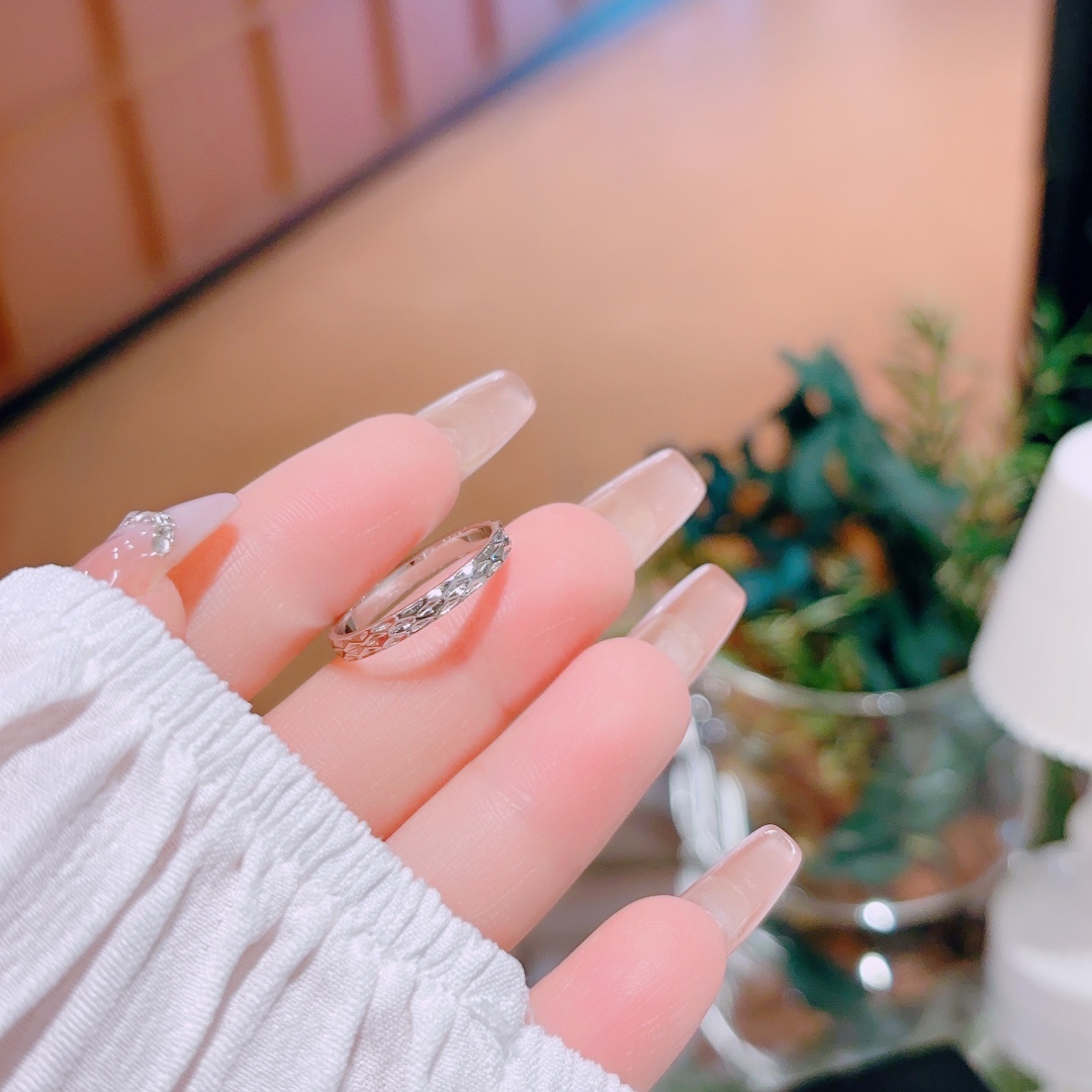 Solid Silver Ring Gentle Travel Silver