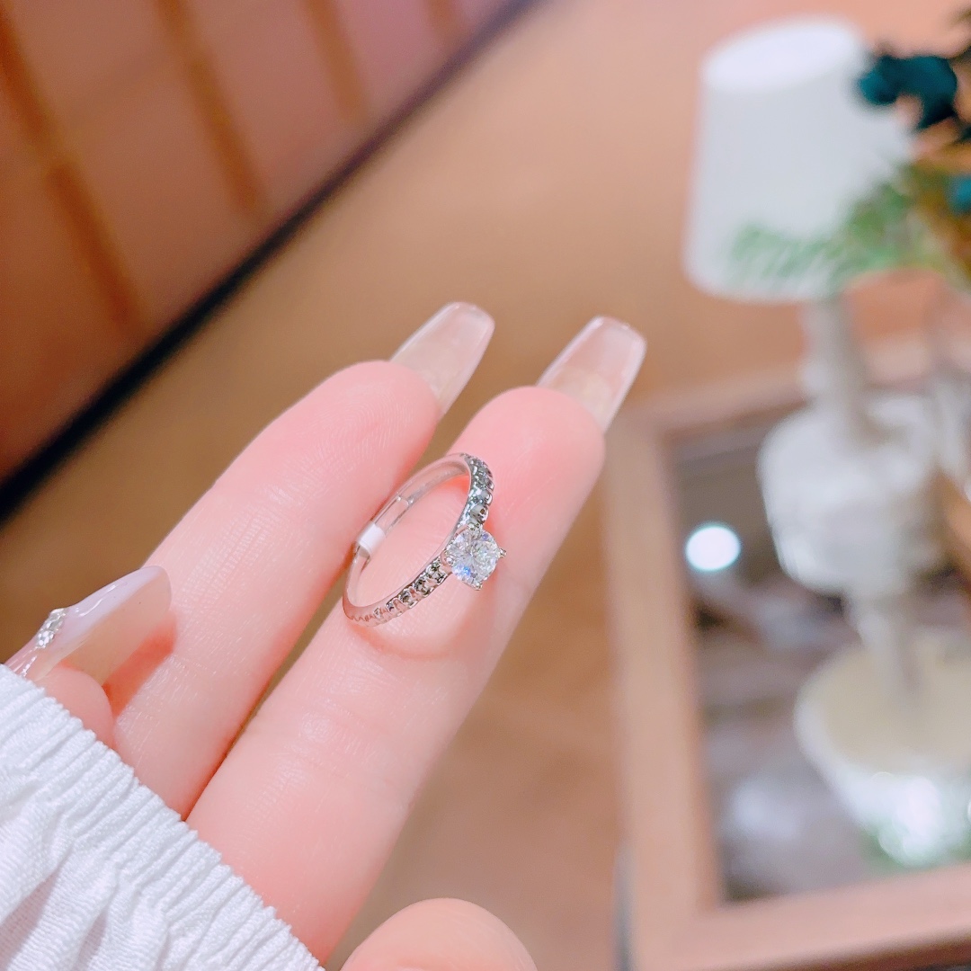 Hypoallergenic Silver Moissanite Ring Fashion Mother's Day Silver