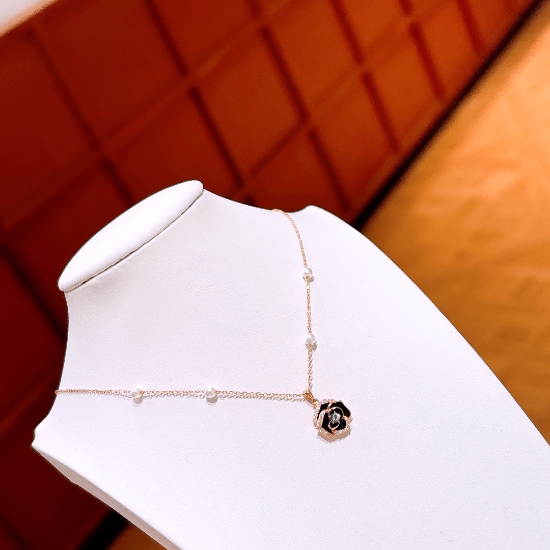 Fine Silver Necklace Forest Workplace Gold