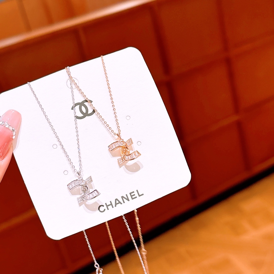 High Polish Silver Necklace Gentle Mother's Birthday Silver