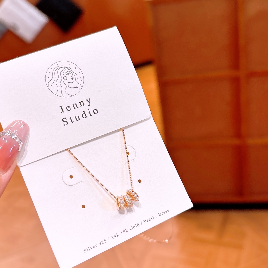 さわやか系純銀ネックレスゴールド 旅行