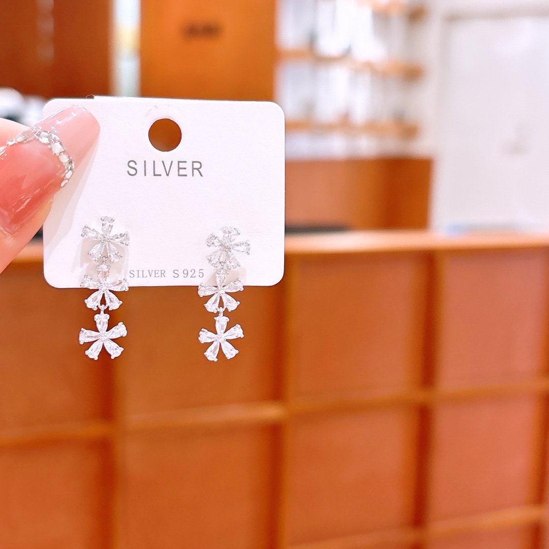 Low Allergy Silver Earrings Sweet & Cool Workplace Silver