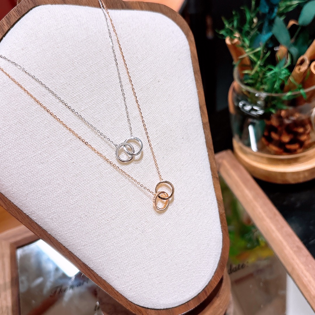 Hypoallergenic Silver Necklace Playful Engagement Gold