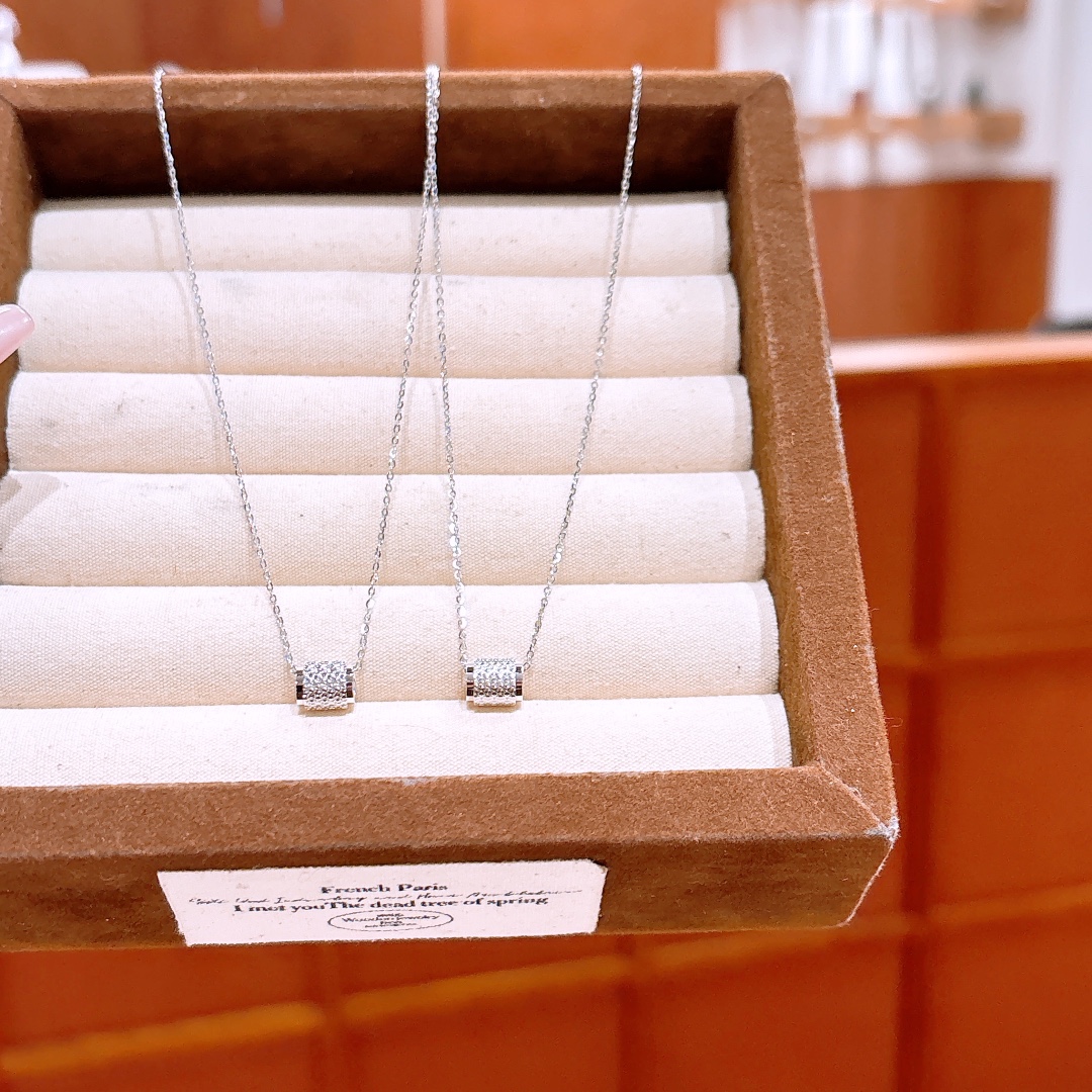 High Polish Silver Necklace Precision Graduation Silver