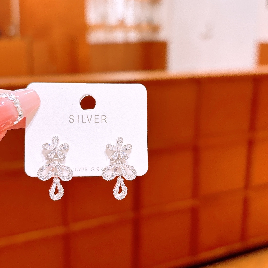 High Polish Silver Earrings Light Luxury Teacher's Day Gold