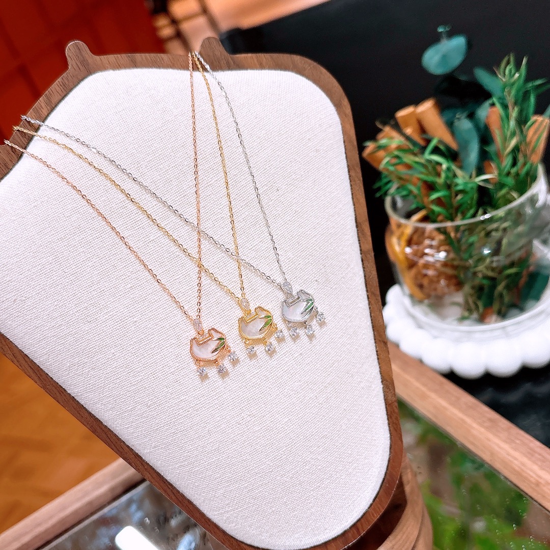 Hypoallergenic Silver Necklace Soft Travel Gold