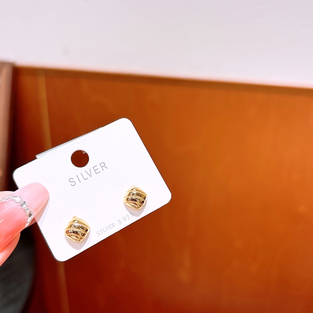 High Polish Silver Earrings Sweet & Cool Office Silver