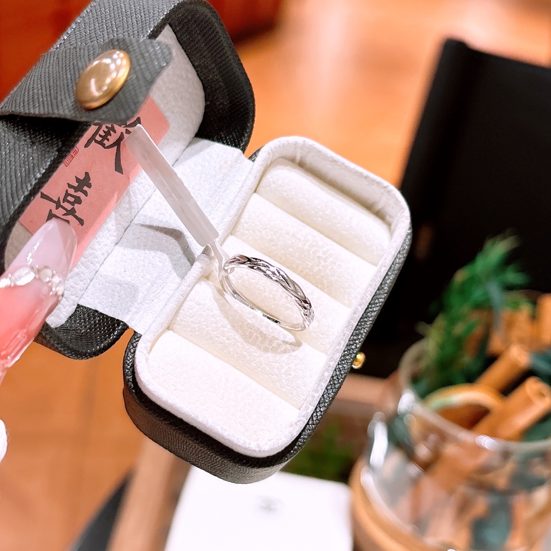 Nickel Free Silver Ring Gentle Banquet Gold