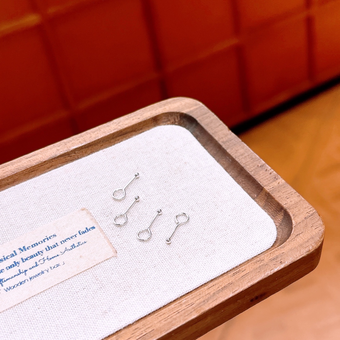 Solid Silver Earrings Lively Banquet Silver