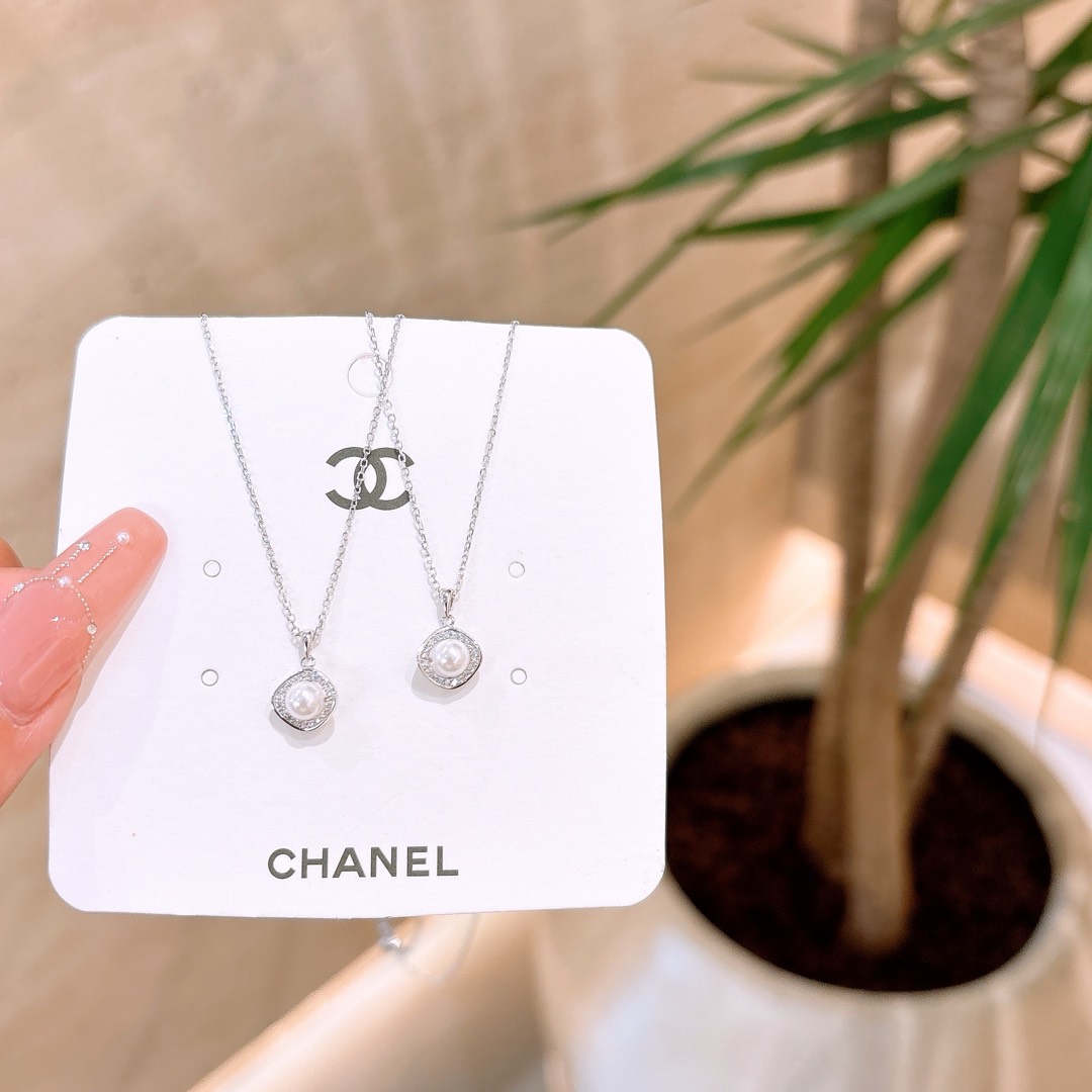 Hypoallergenic Silver Necklace Gentle Wedding Gold