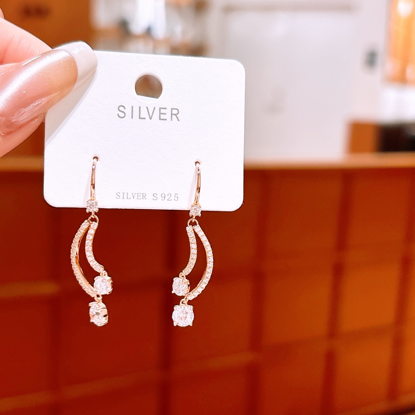 シック低アレルギー銀ドロップ＆スレッドイヤリングシルバー バレンタインデー