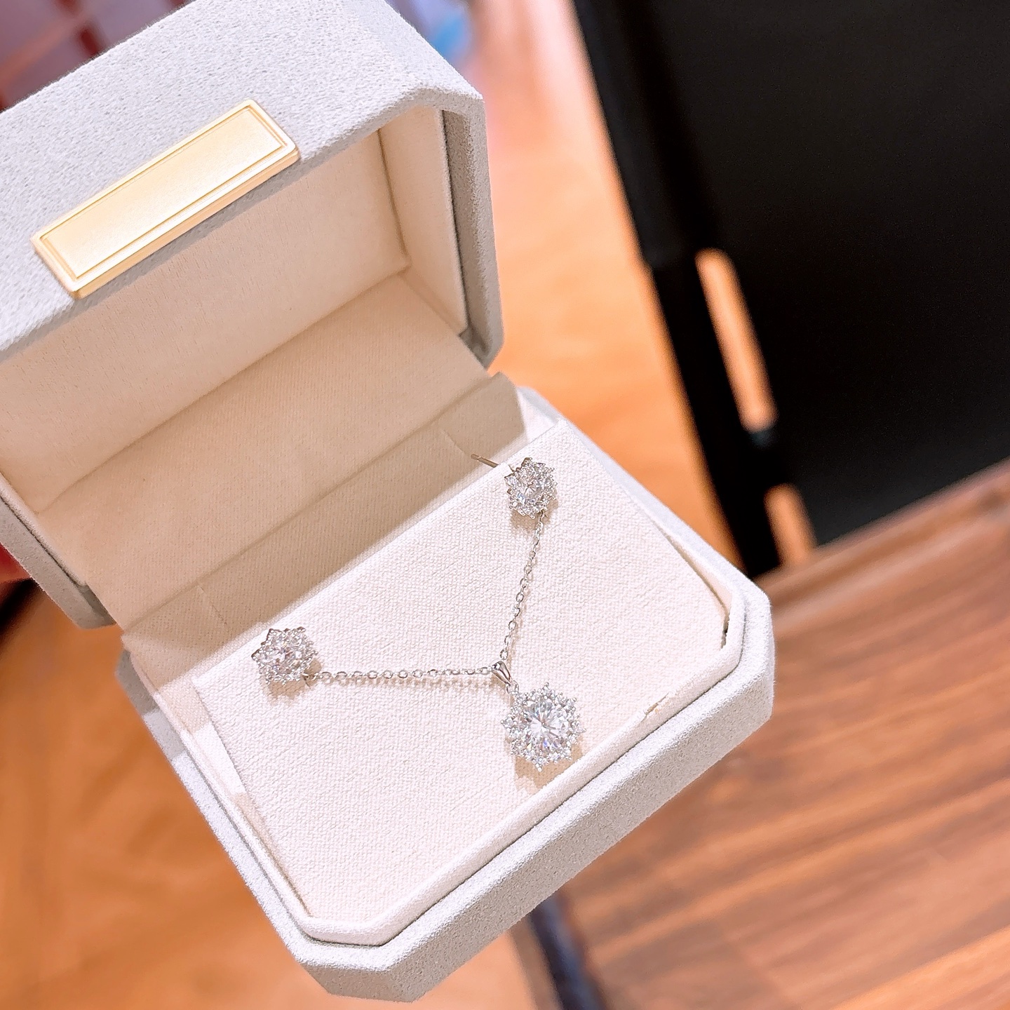 Nickel Free Silver Earrings & Necklace Set Intellectual Proposal Gold