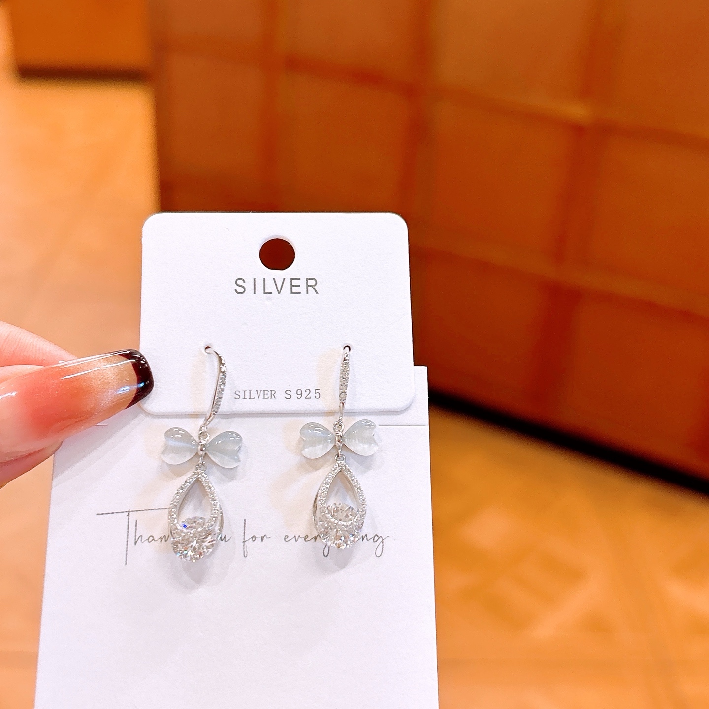 ガーリーニッケル無添加銀ドロップ＆スレッドイヤリングゴールド 告白