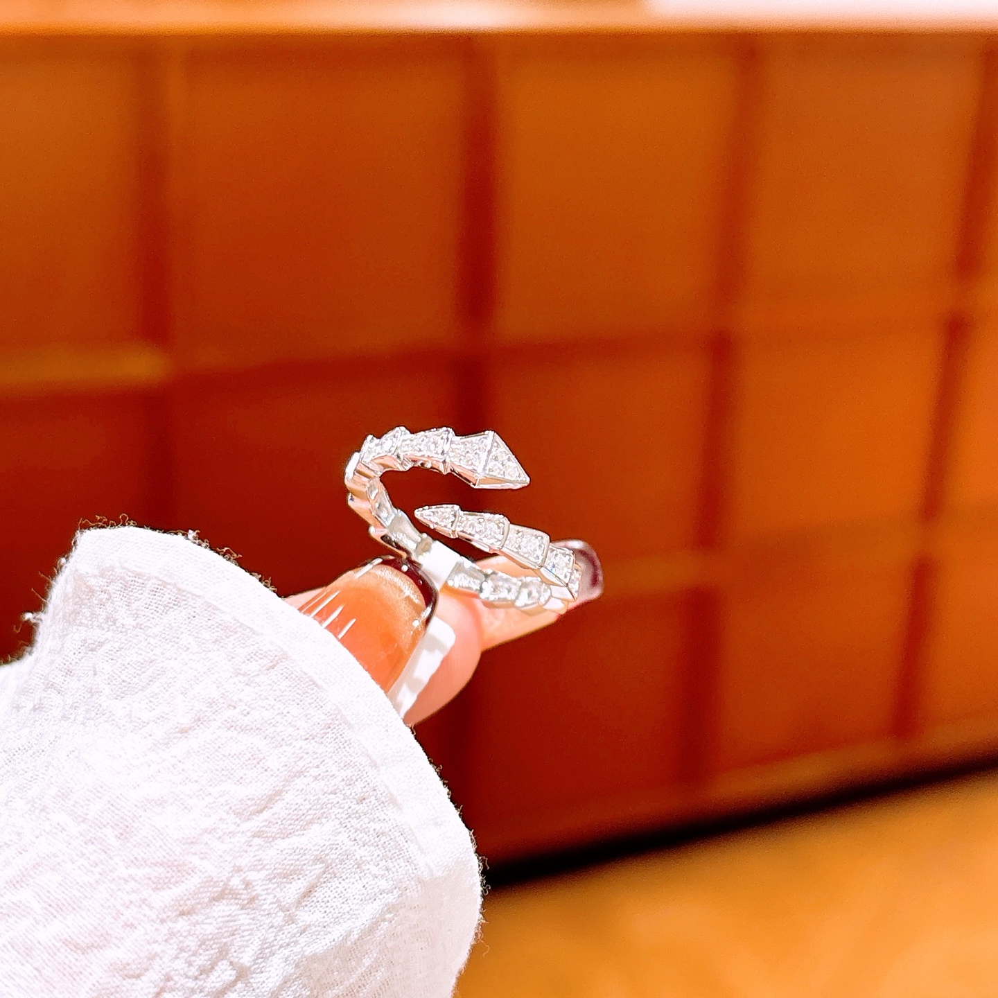 Hypoallergenic Silver Moissanite Ring Sweet & Cool Wedding Gold