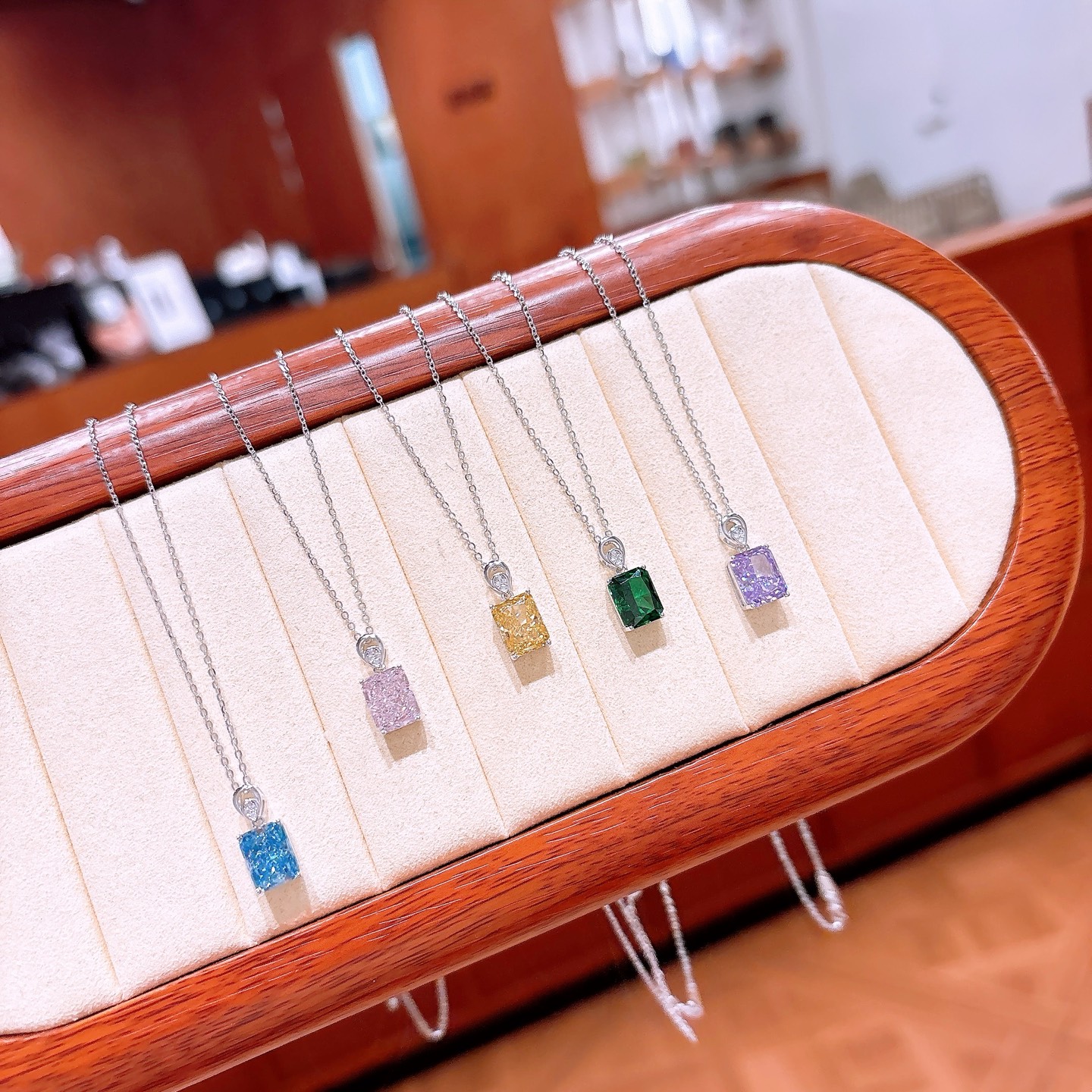 S925 Sterling Silver High Carbon Diamond Necklace Elegant Spring Festival