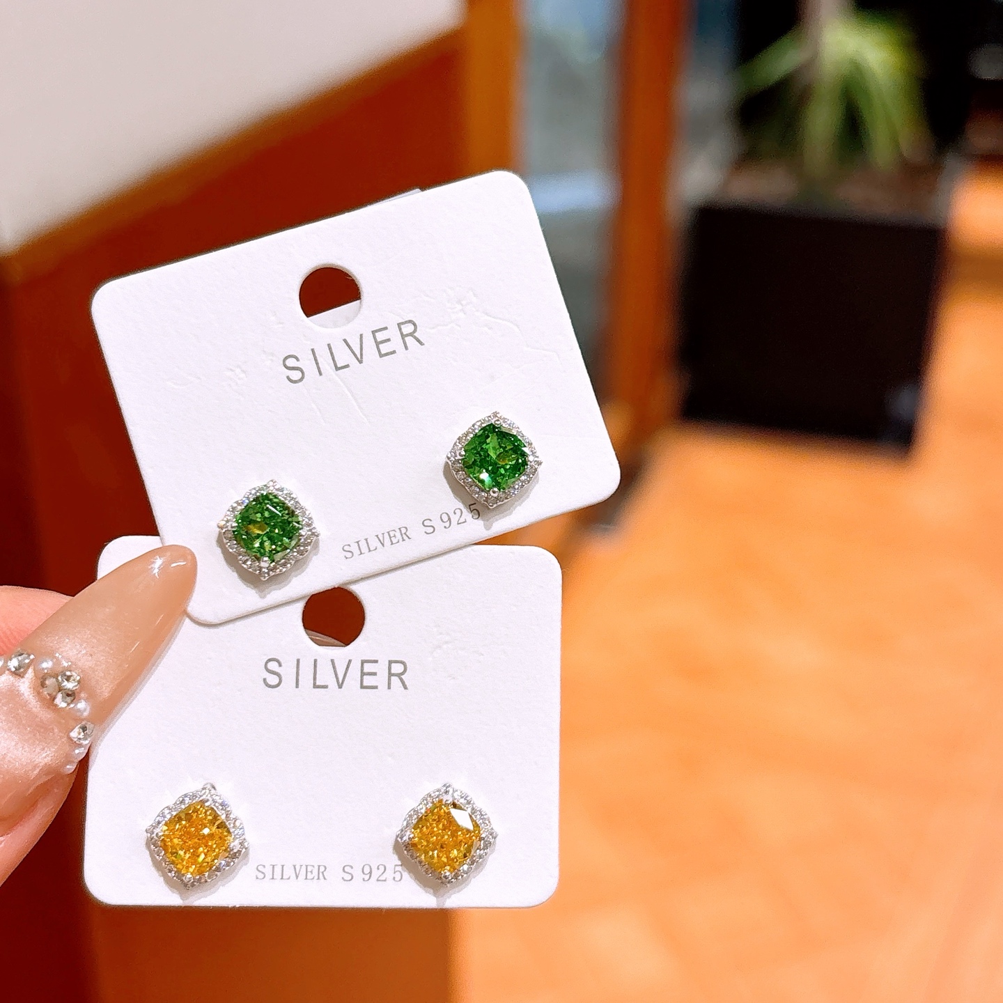 Fine Silver High Carbon Diamond Studs Intellectual Banquet Silver