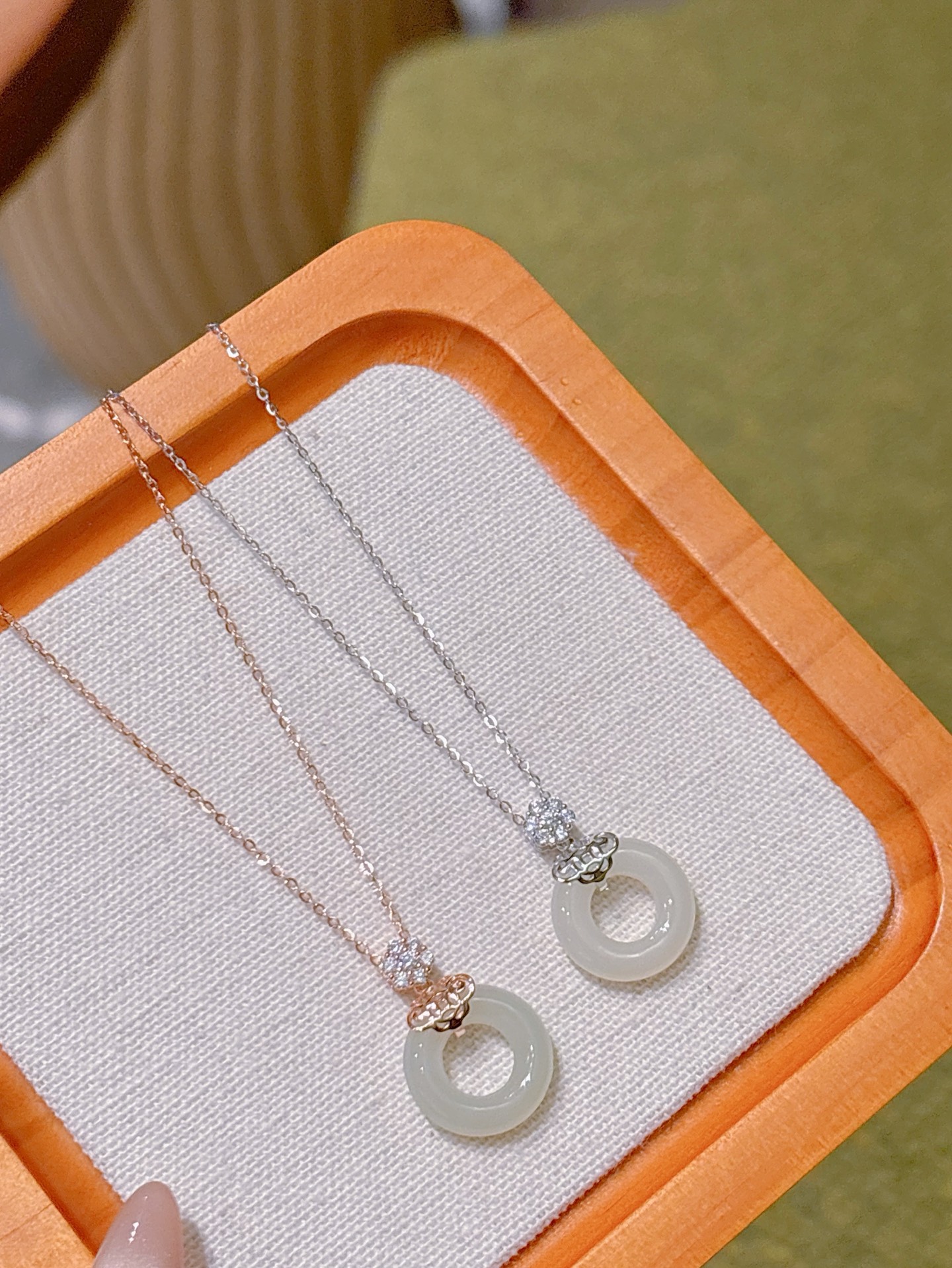 Low Allergy Silver Hetian Jade Necklace Lively Everyday Wear Gold