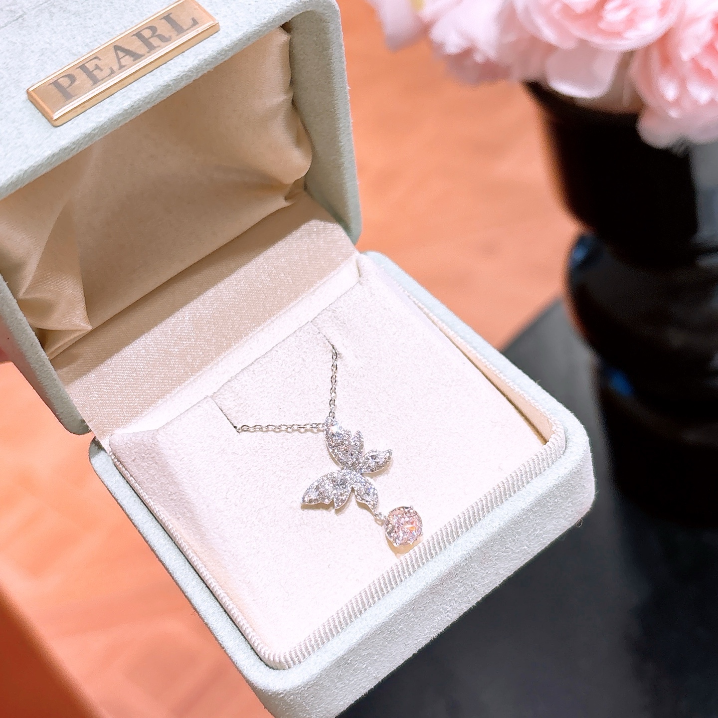 Solid Silver High Carbon Diamond Necklace Lively New Year Gold